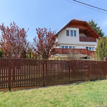 Cosy And Colorful Apartment Szentendre Luaran gambar